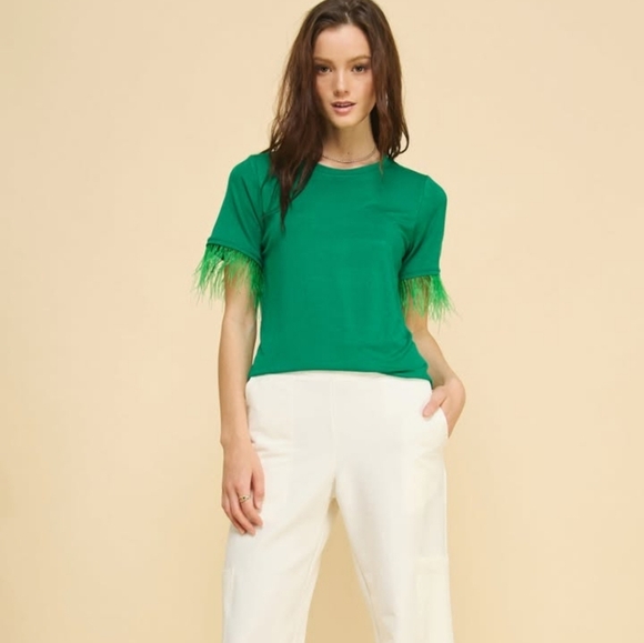 IF SHE LOVES Sunflower Basic t-shirt with ostrich Feathers in green. Size small - Picture 5 of 14